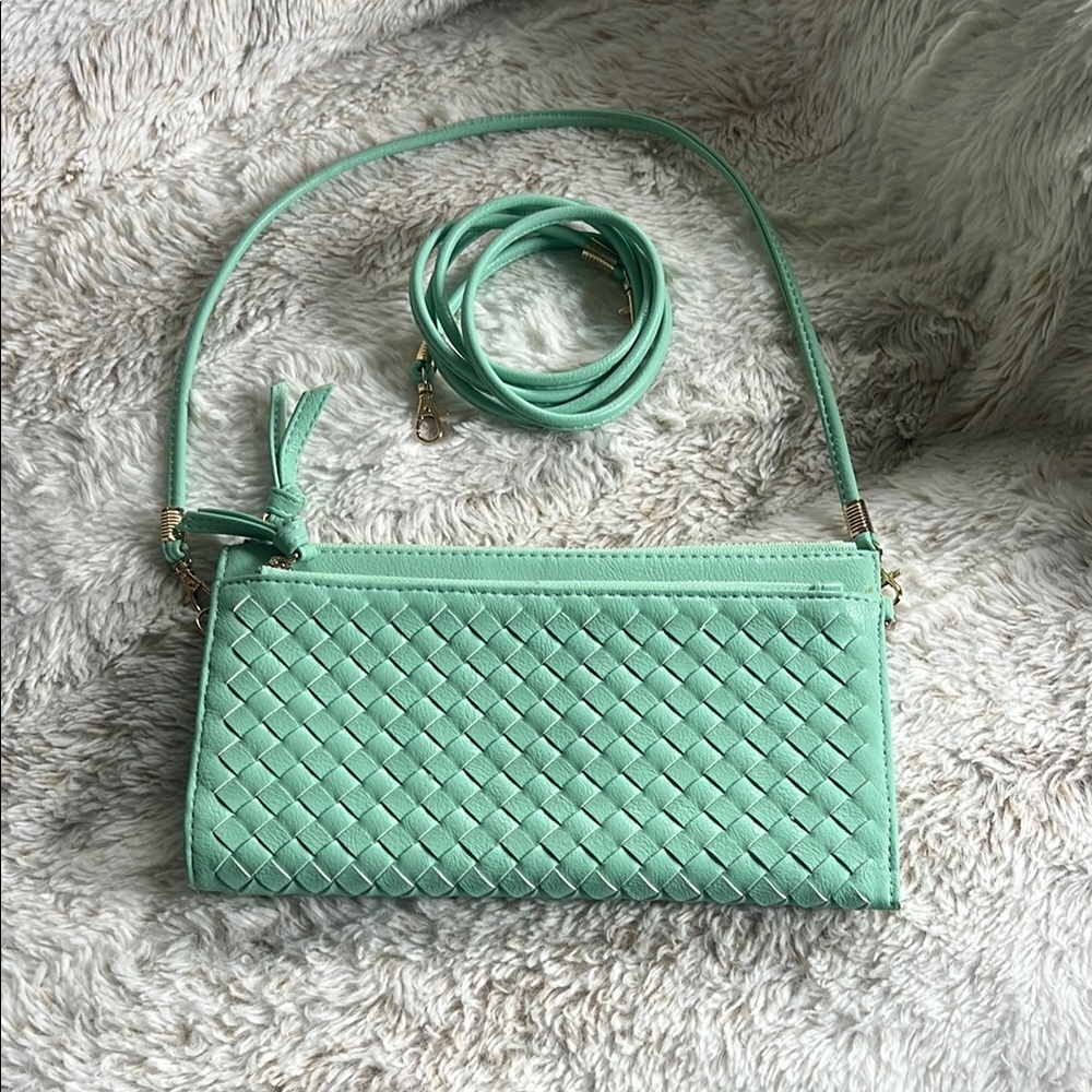 Urban Expressions Elle Woven Clutch